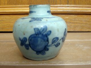 Antique Chinese Asian Blue White Ming S Dynasty Vase Jar photo