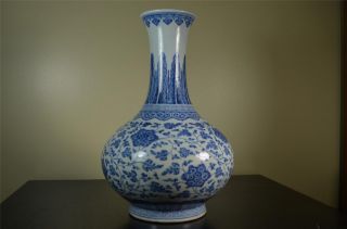Chinese Blue And White Vase 18/19th Century photo
