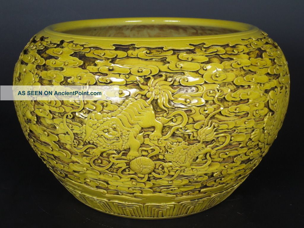 Chinese Large Rare Porcelain Carving Nine Lion Vat Pot Vases photo