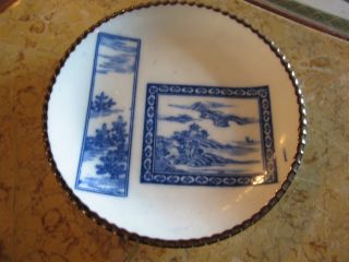 Antique Japanese Igezara Imban Pie Crust Rim Porcelain Plate Marked Underneath photo