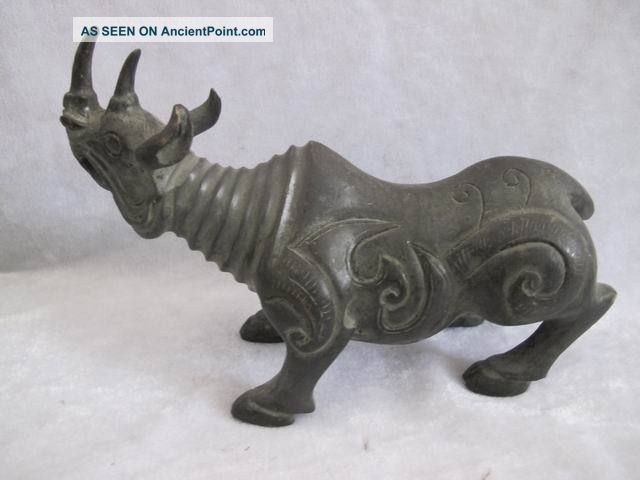 Chinese Bronze Statue Rhinoceros Carven Vivid Mighty Exquisite Ornament Amulets photo