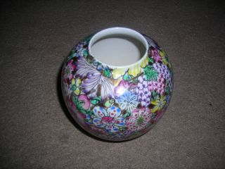 Lovely Chinese Porcelain Vase Mille Fleur photo