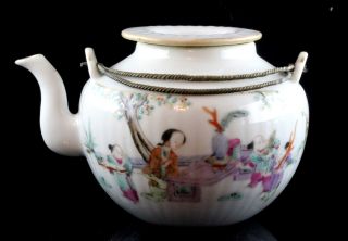 Perfect Export Chinese Famille Rose Porcelain Cov.  Teapot 19th Century Signed 2 photo