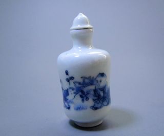 18 - 19th C.  Chinese Blue And White Porcelain China Doll Snuff Bottle 028 photo