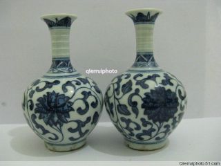 A Pair Fine China Blue And White Porcelain Vases photo