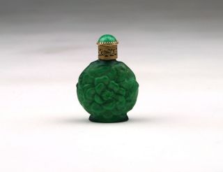 Very Fine Antique 19/20c Chinese Qing Green Peking Glass & Stopper Snuff Bottle photo