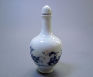 18 - 19th C.  Chinese Blue And White Porcelain China Doll Snuff Bottle 026 photo