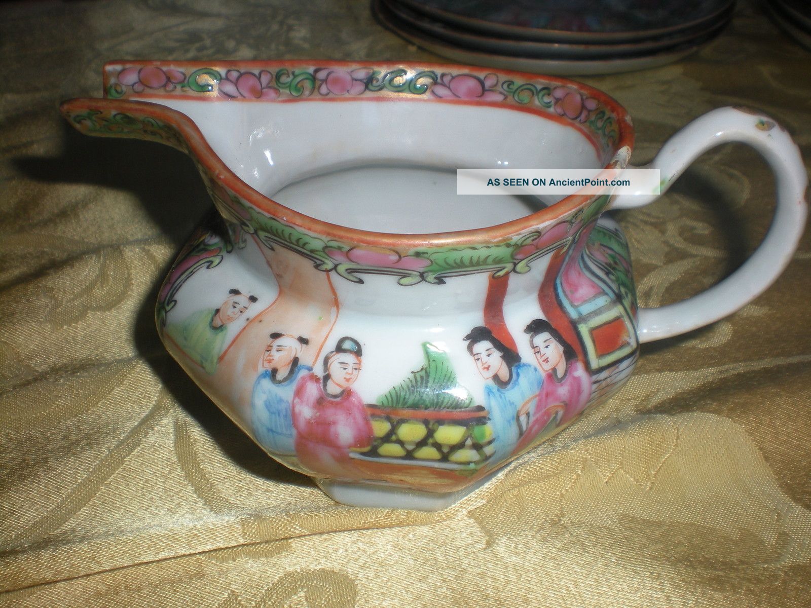 Vintage Chinese Rose Medallion Snout Nose Octagon Pitcher / Creamer 3 1/2 