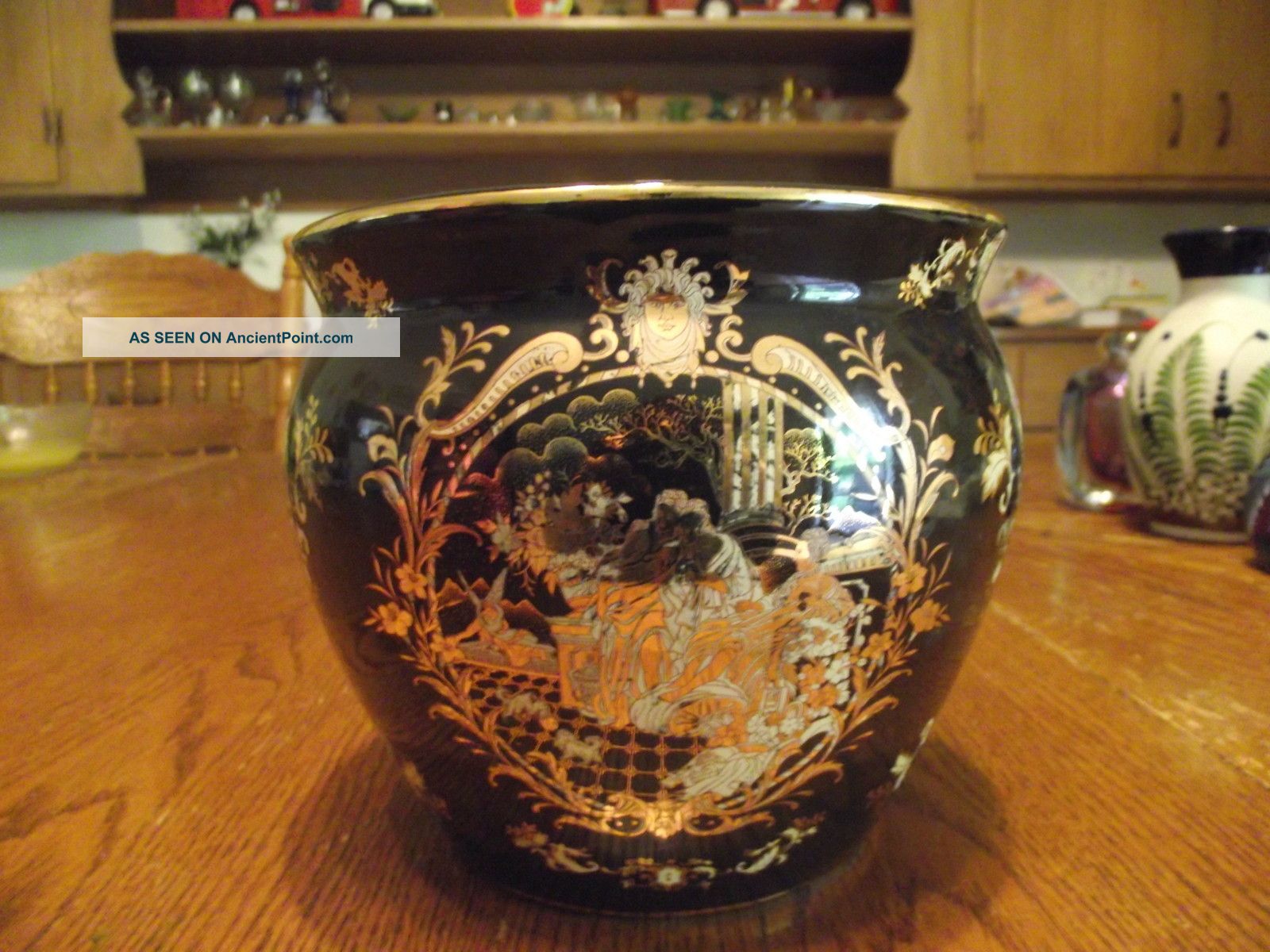 Satsuma Vase / Planter Vases photo