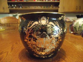 Satsuma Vase / Planter photo