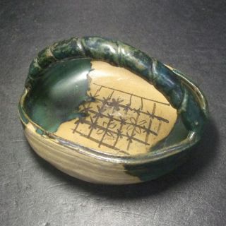 F729: Japanese Old Oribe Pottery Ware Tea - Thing Bowl Kashiki W/appropriate Work photo