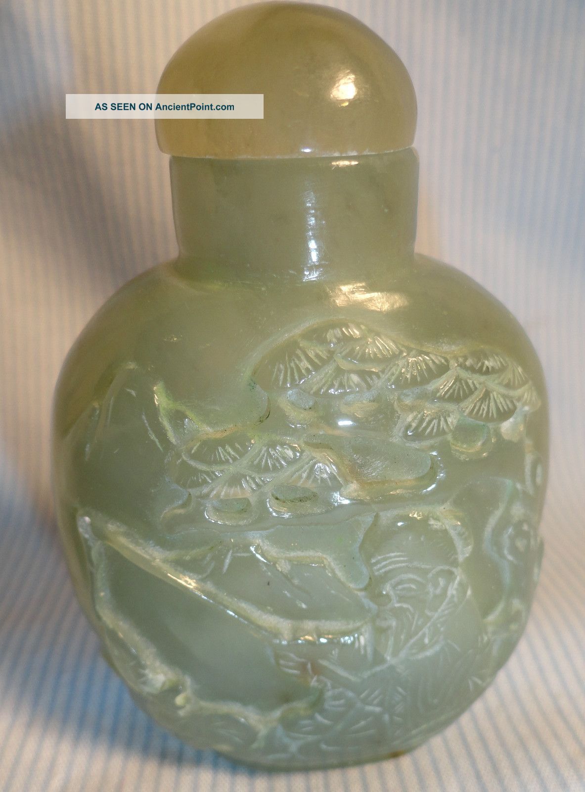 Authentic Asian Artisan Carved Green Jade Snuff Bottle Fishermen Snuff Bottles photo
