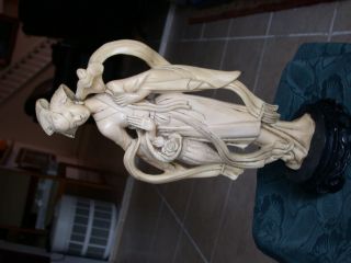 Vintage Ox Bone Or Faux Ivory Chinese Sculture From The 20th photo