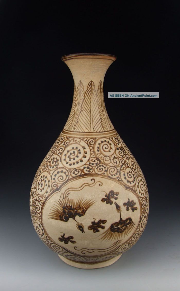 One Jizhou Ware Porcelain Yuhuchun Vase Vases photo