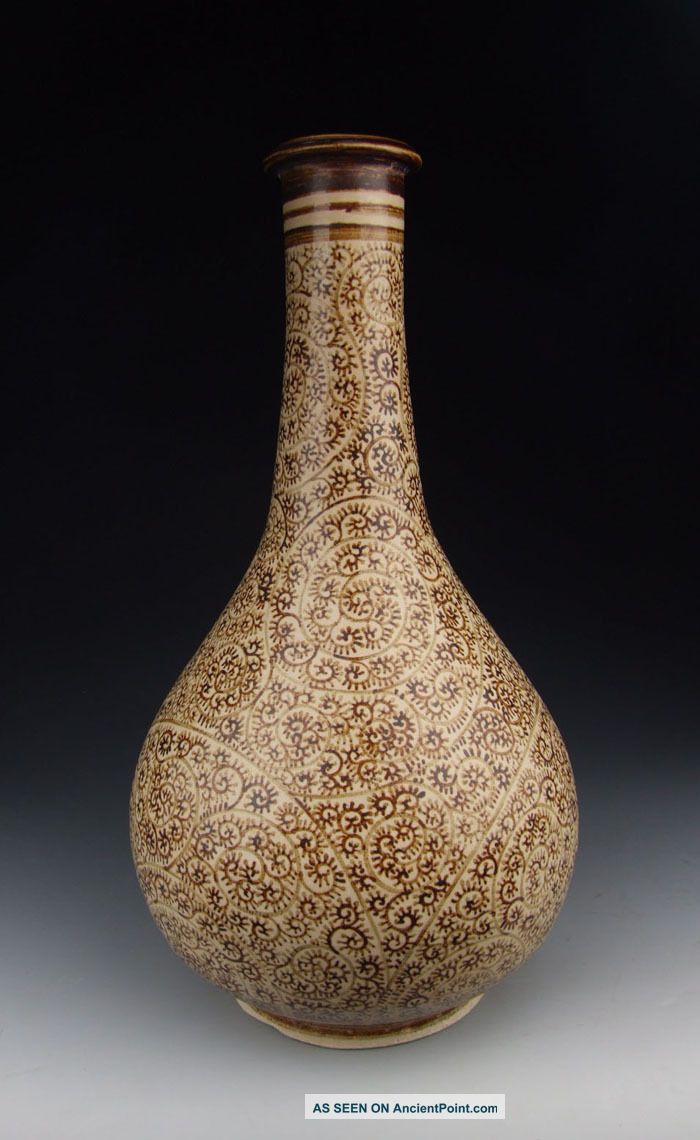 One Jizhou Ware Porcelain Yuhuchun Vase Vases photo