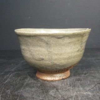 F758: Japanese Karatsu Pottery Ware Tea Bowl With Good Work. photo