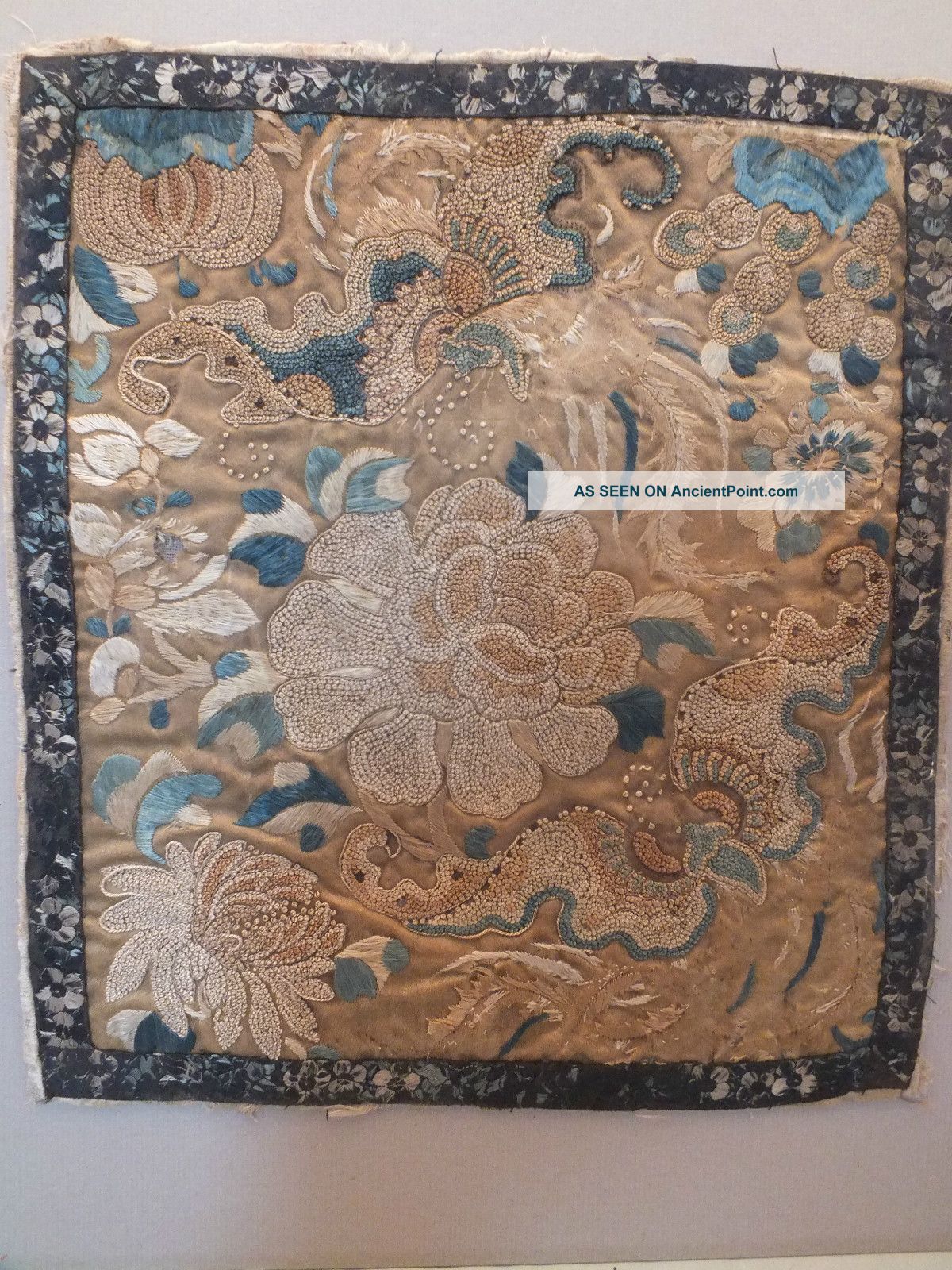 Good Chinese Tapestry Of Flowers,  Stylised Birds & Blue Border 19thc Paintings & Scrolls photo
