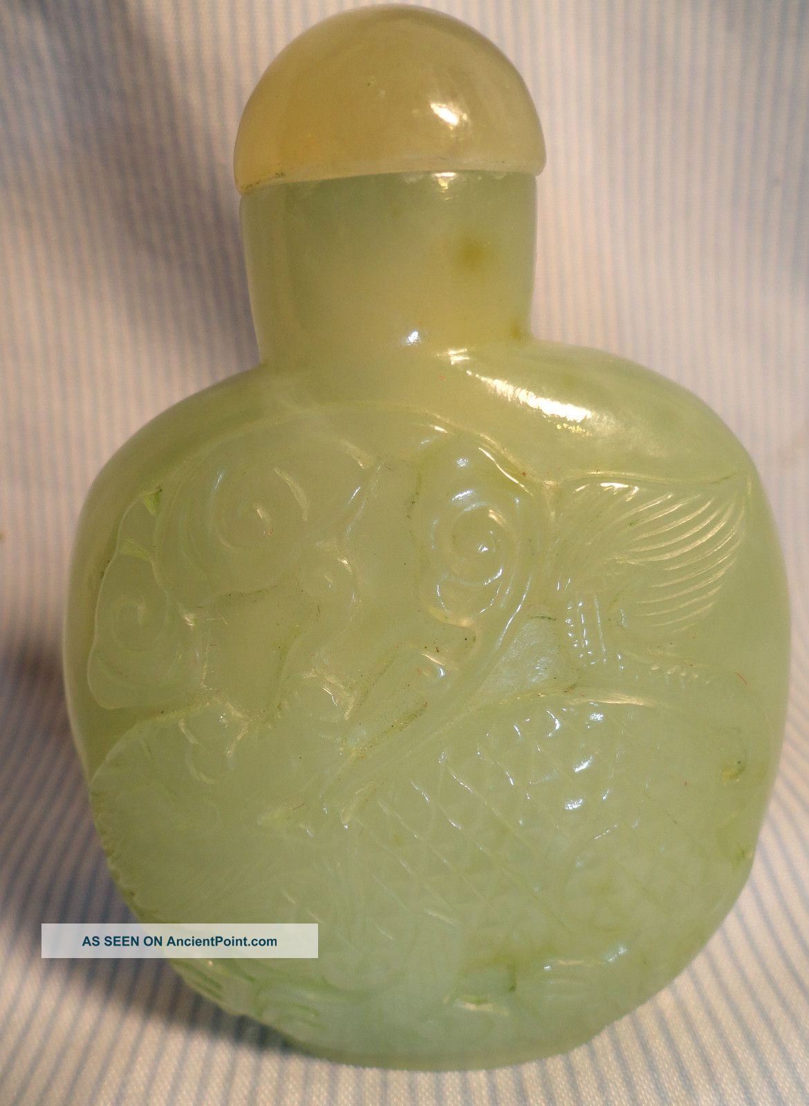 Authentic Asian Artisan Carved Green Jade Snuff Bottle Foo Dragon Snuff Bottles photo