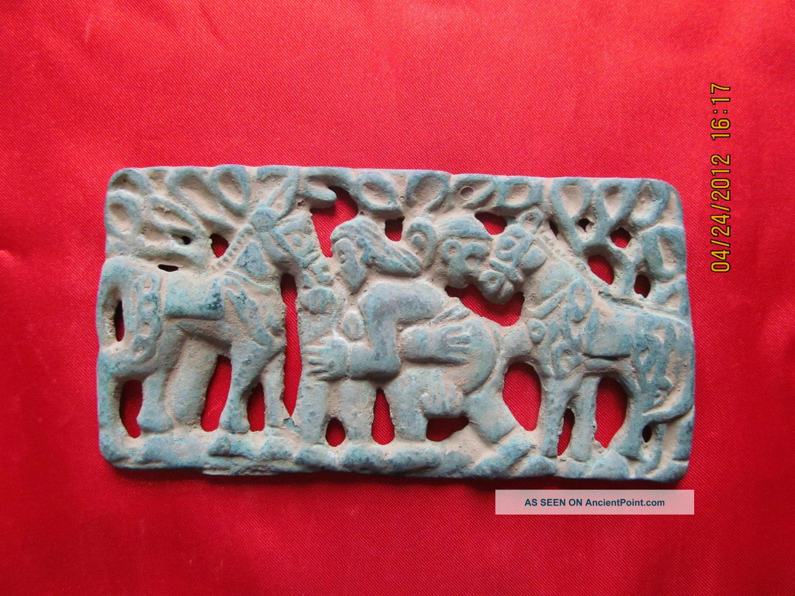 Exquisite Chinese Bronze Plate 