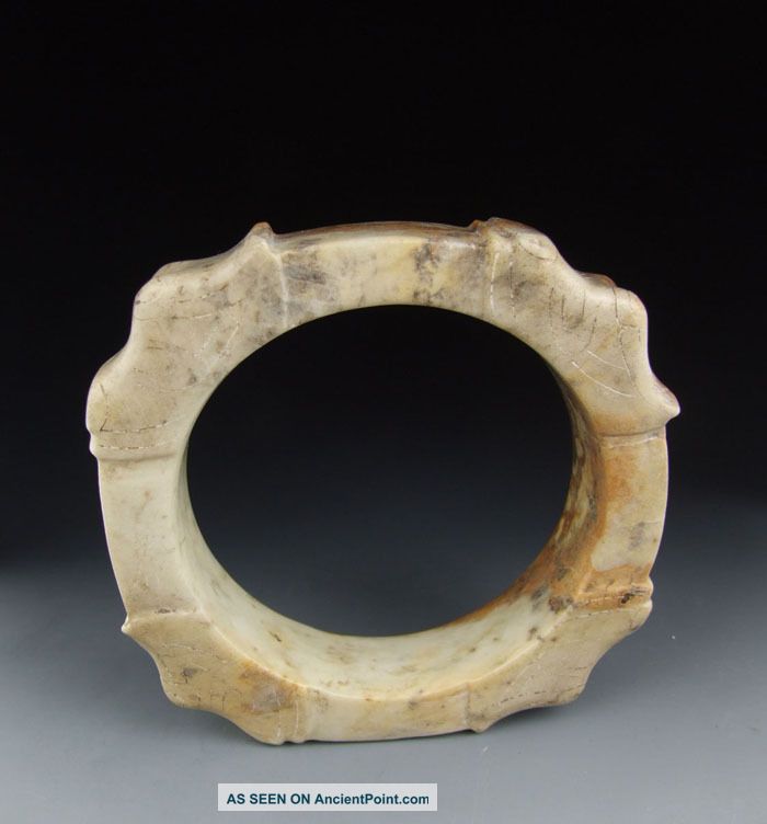 One Carved Jade Bracelet With Dragon Pattern Vases photo