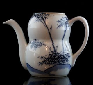Rare Shape Small Blue - White Chinese Porcelain Teapot 19th Century.  4 photo