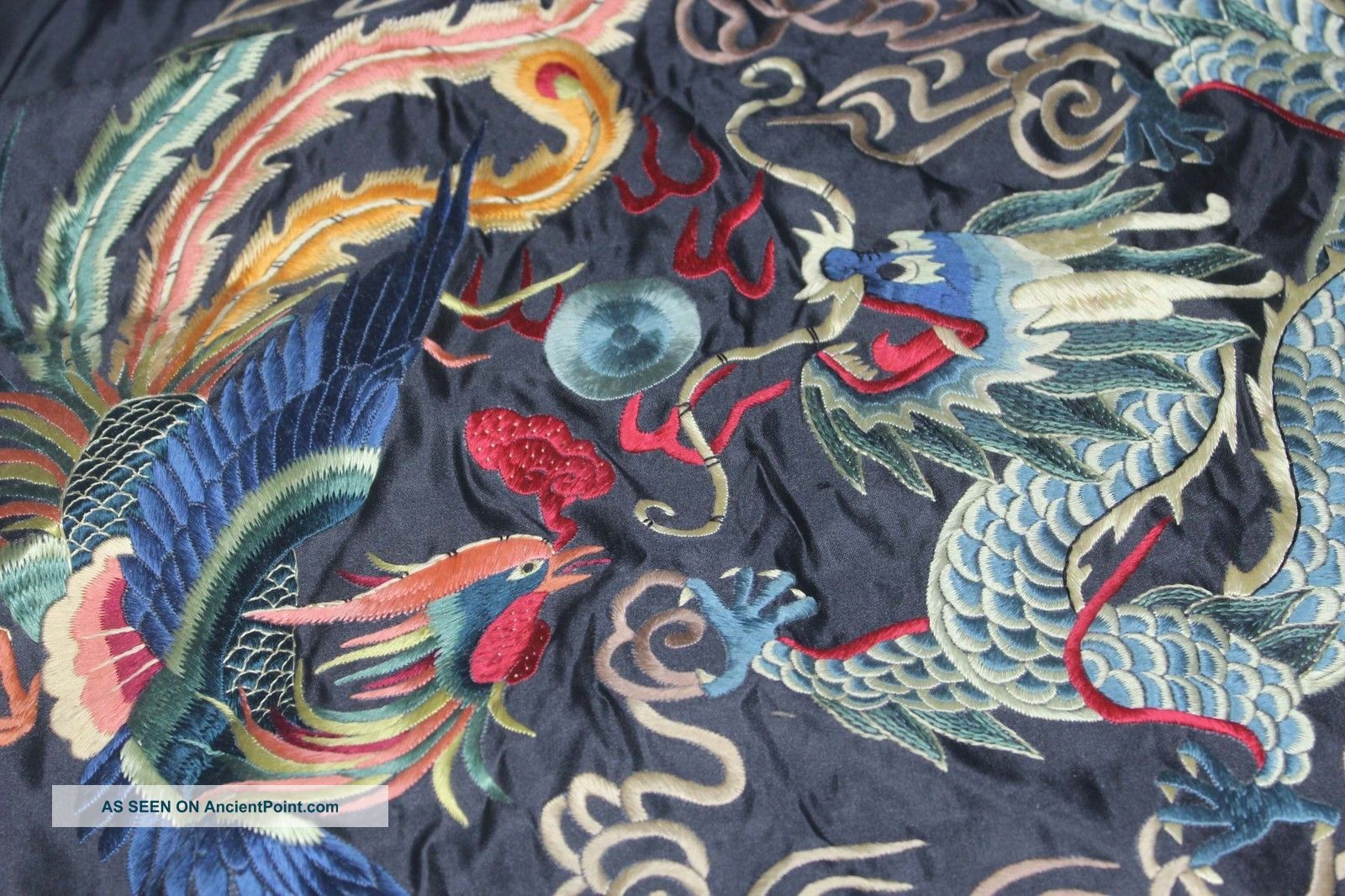 Chinese Old Silk Collectibles 100% Handwork Embroidery Dragon Phoenix Decoration Embroidery photo