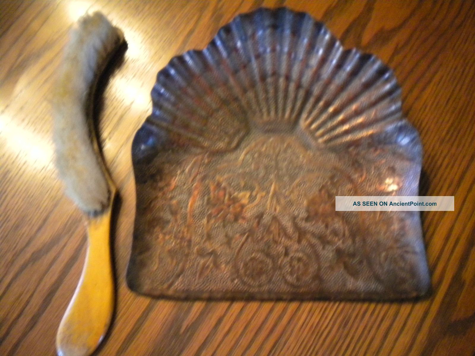 Copper Crumb Scraper & Tray – Vintage Metalware photo