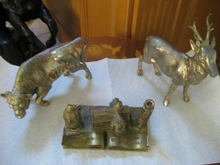 Italian Made Metal Office Animal Decoration With Pisa Tower. photo