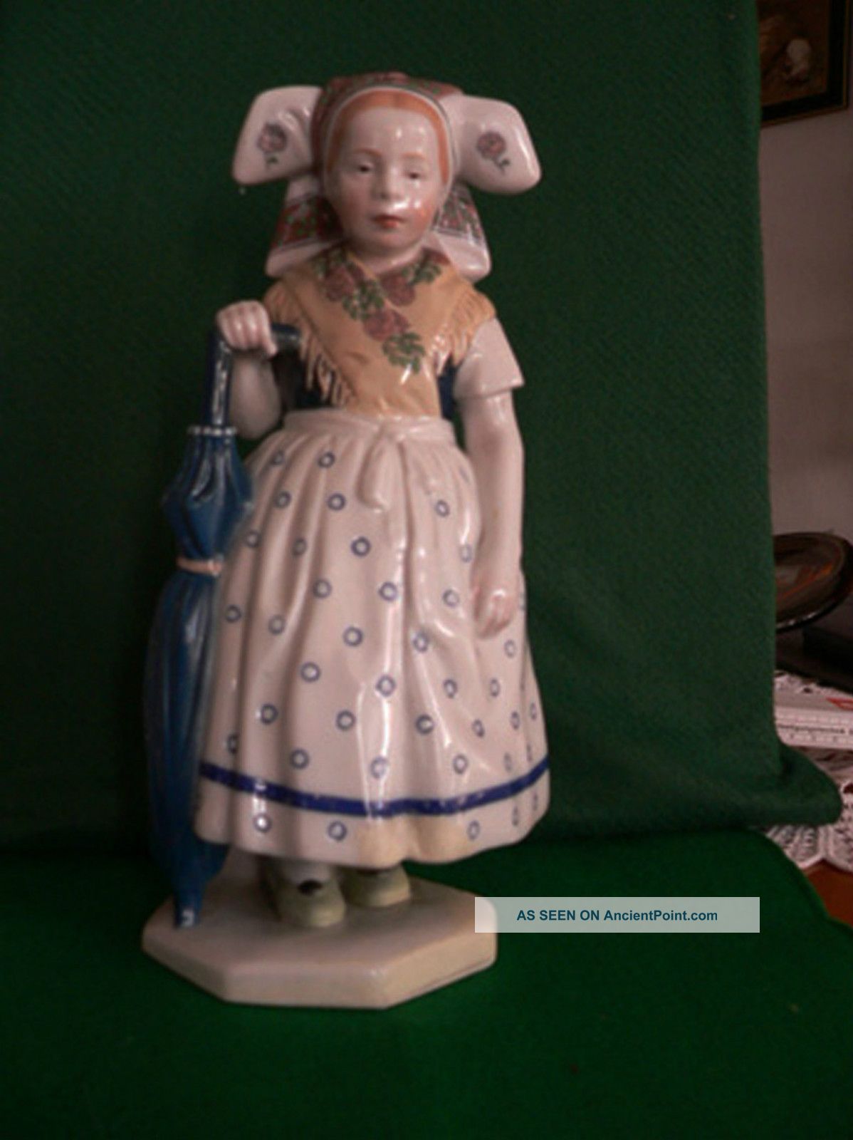 Kpm Berlin Spreewaelderin By Himmelstoss Art Nouveau Figurines photo