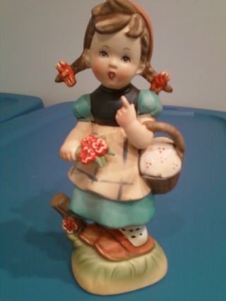 Vintage Girl Figurine Wales (with Crown) Made In Japan photo