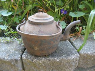 Vintage Heavy Metal Teapot With Lid & Handle 3 Legs Mo Markings Small 1/4 