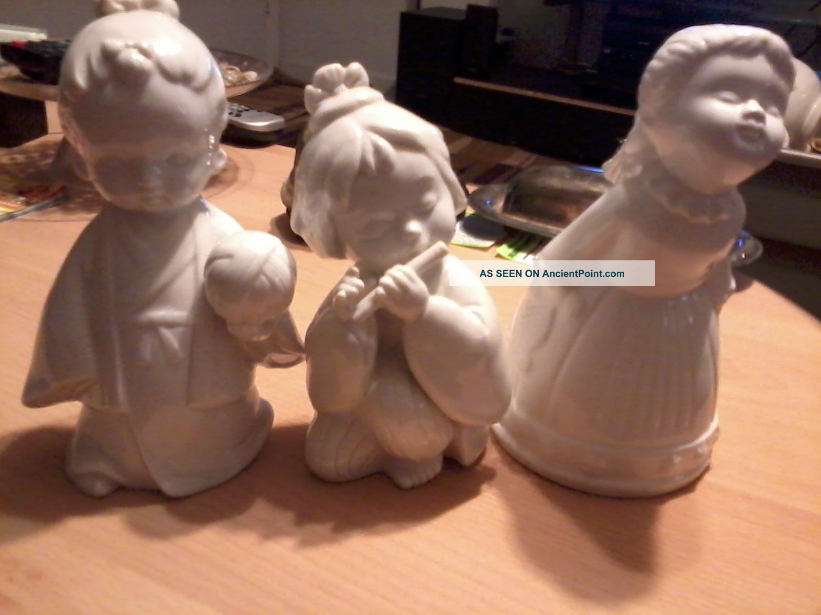 Ceramic Figurines Figurines photo