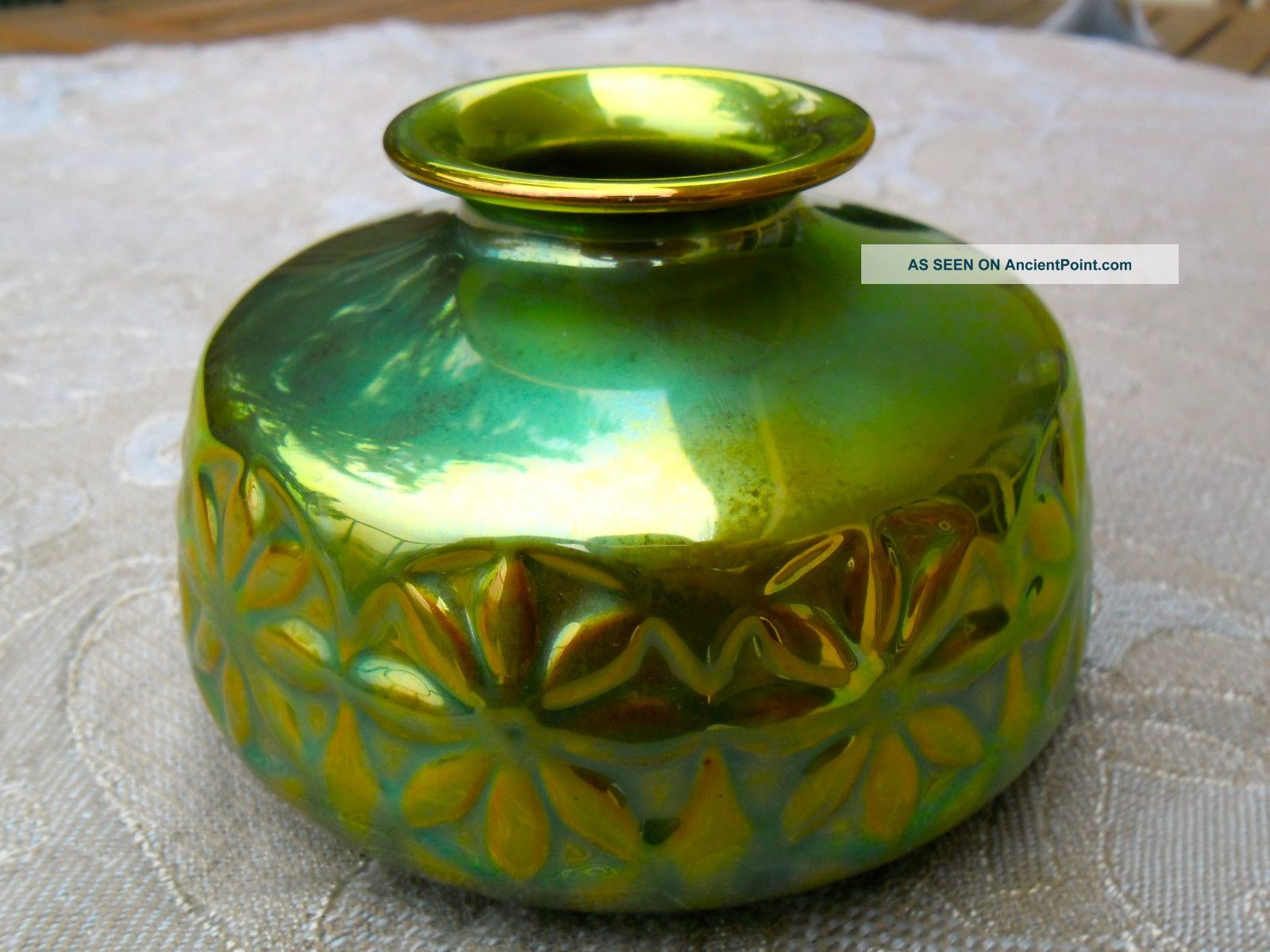 Charming Zsolnay Eosin Vase - Hand - Painted - Made In Hungary Vases photo