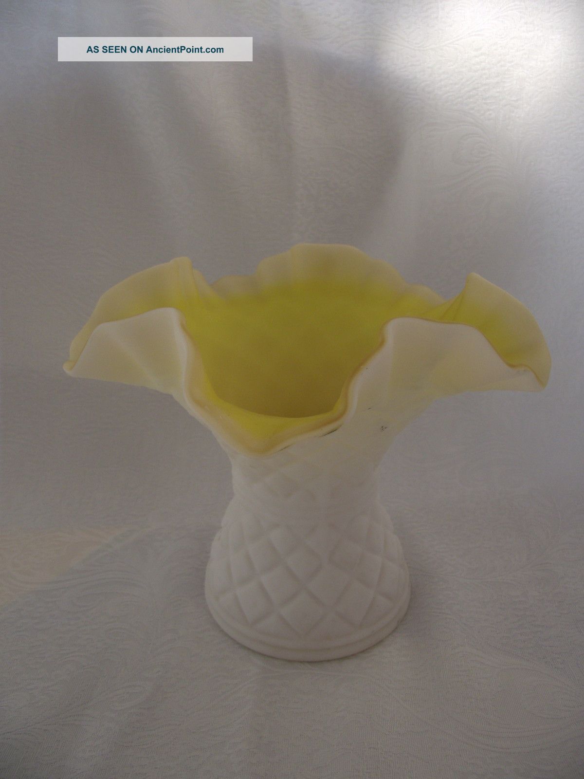 Elegant Glass Vase 5.  5 