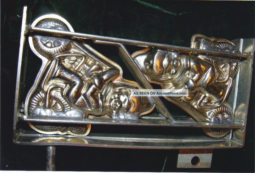Antique Chocolate Rabbitt Mold Metalware photo