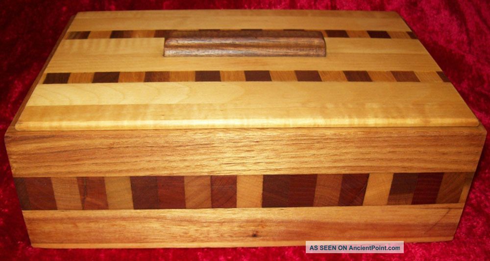 Vintage Wooden Keepsake / Jewelry Box Boxes photo