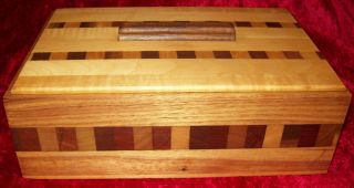 Vintage Wooden Keepsake / Jewelry Box photo