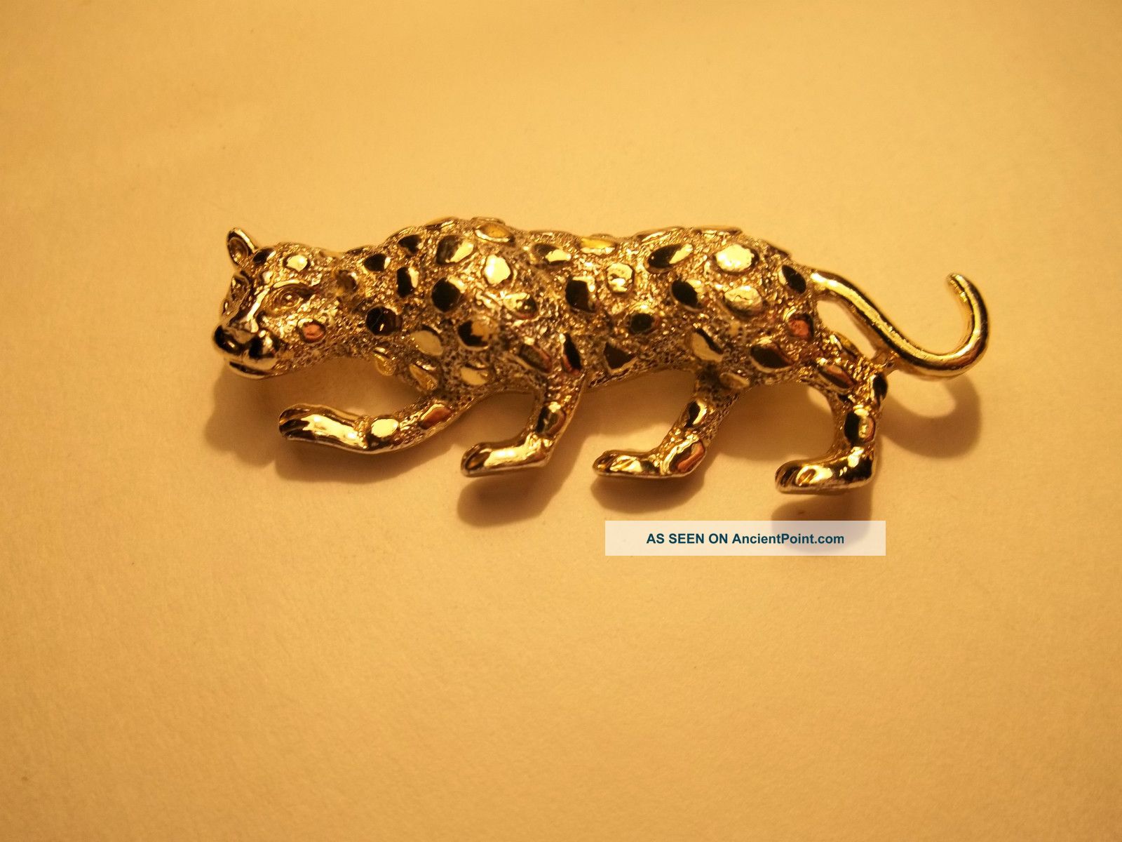  - vintage_jewelry_leopard_brooch_pin_gerrys_wild_life_africa_asia_europe_canada_1_lgw