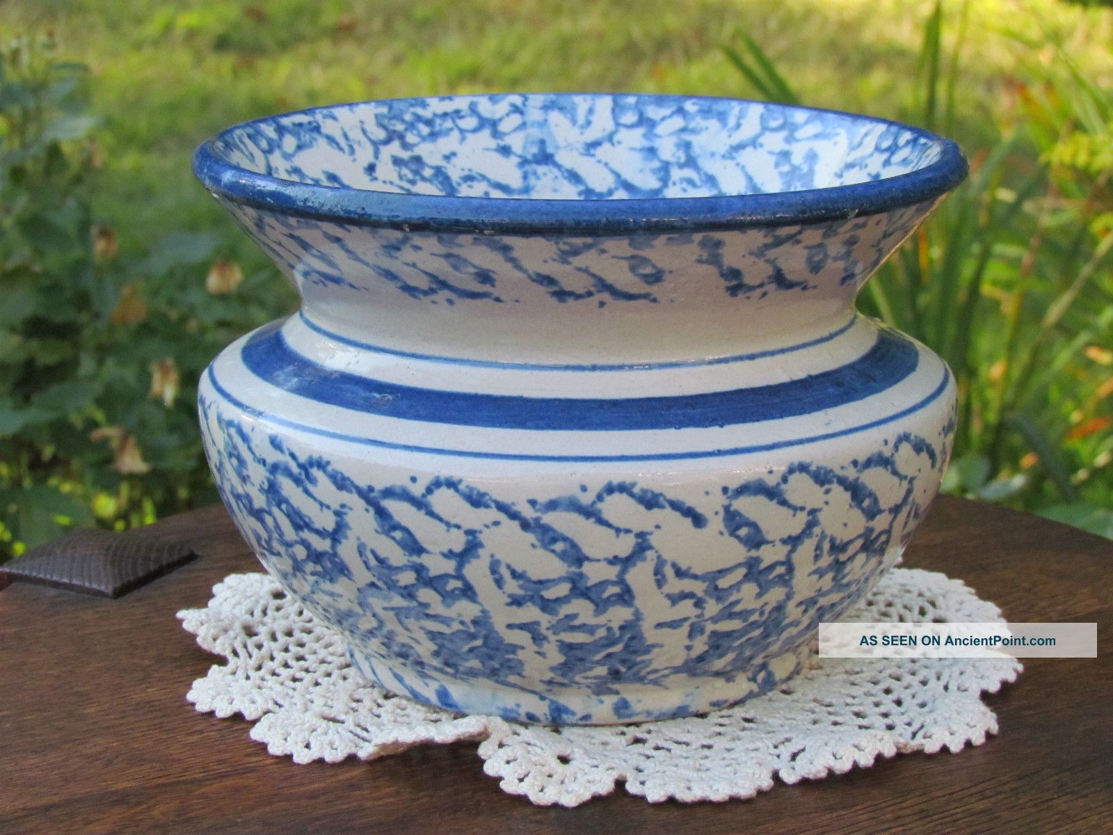 Antique Blue Spongeware Stoneware Spitoon Cuspidor Yellowware Primitive Other photo