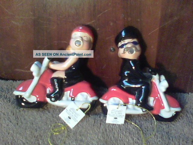 Kissing Bikers Salt And Pepper. . .  So Cool Salt & Pepper Shakers photo