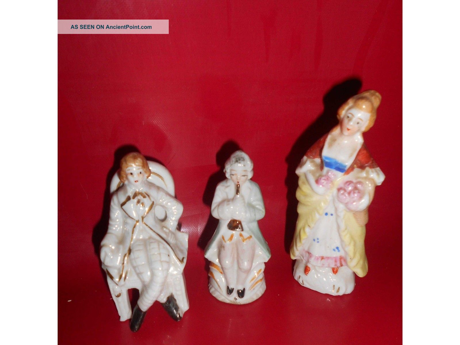 Antique Figurines Figurines photo