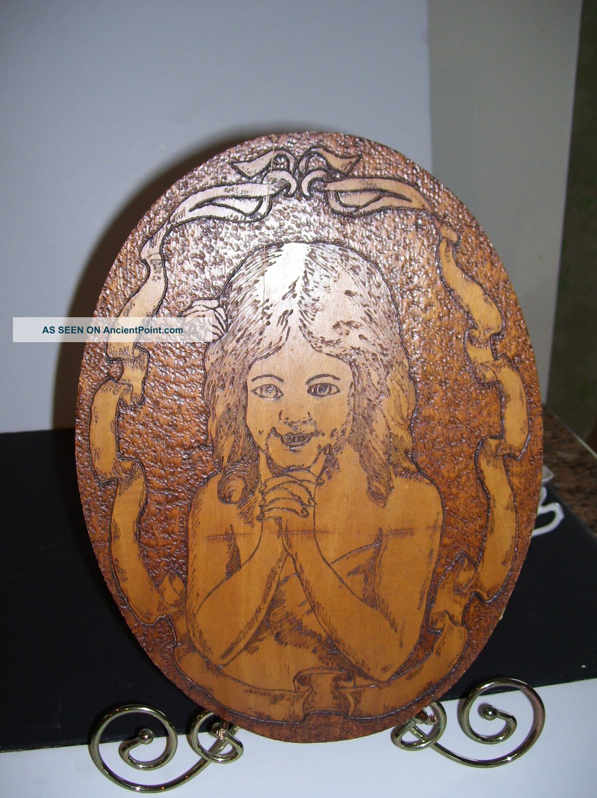 Wooden Flemish Art Picture Of Little Girl - 1911 Other photo