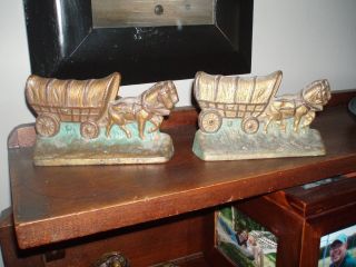 Vintage Hubley 578 Covered Wagon & Horse Team Bookends.  Ex Nr photo