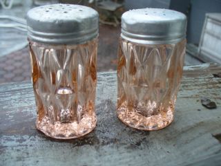 Jeanette Glass Windsor Pink Salt And Pepper Shakers photo