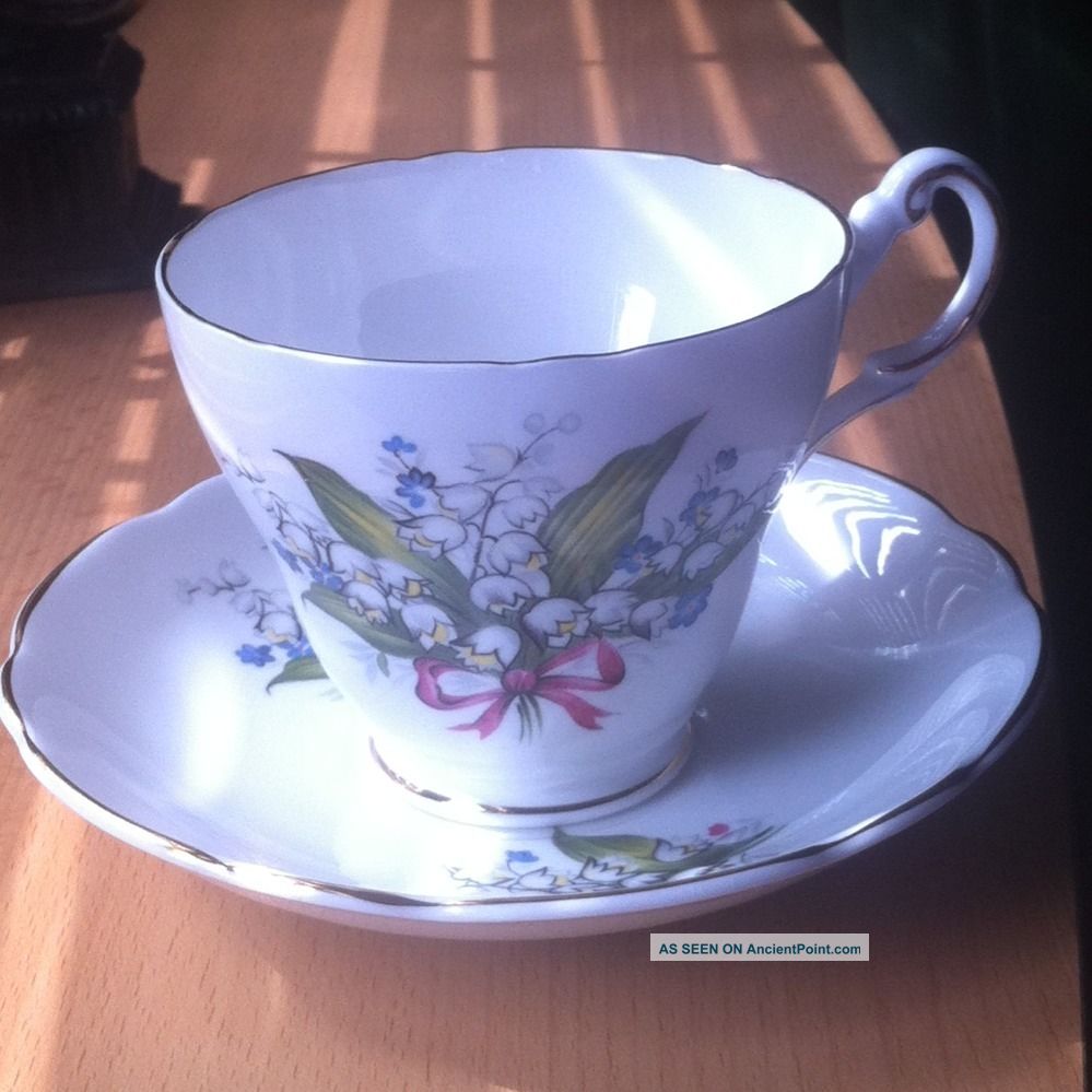 Set/regency/fine English/bone China/tea Cup& Saucer/lilies Of The Valley Cups & Saucers photo