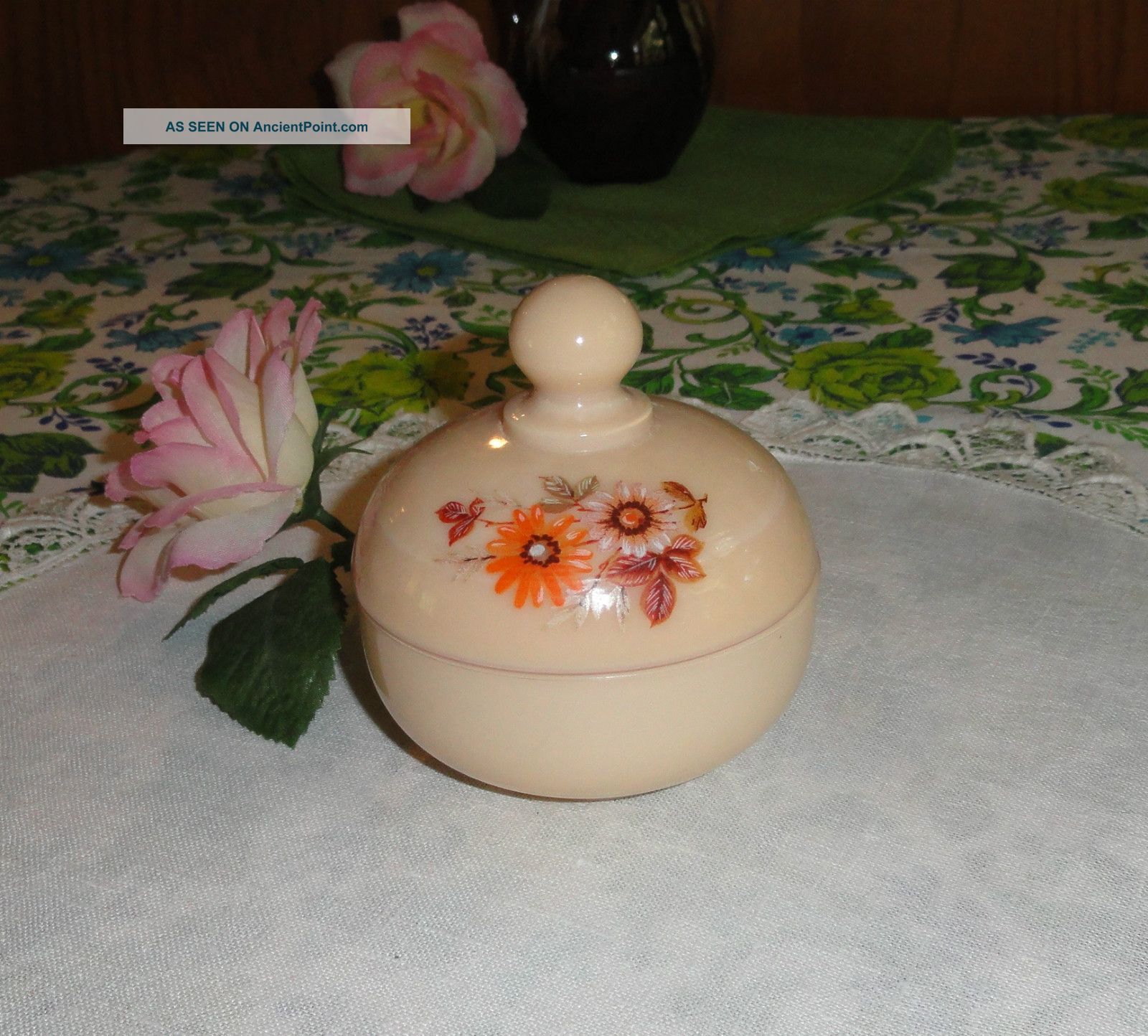 Antique Opaque Beige Milk Glass Trinket Powder Sugar Bowl Covered Dish Hp Flower Other photo