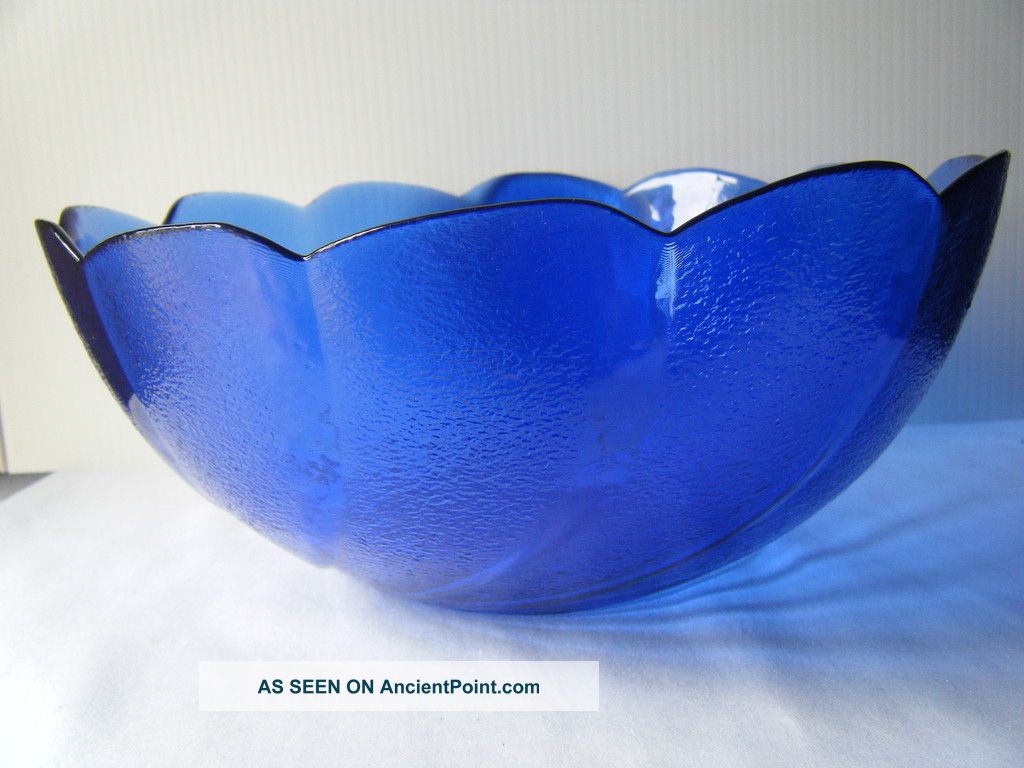 Royal Blue Glass Bowl With Scalloped Rim Bowls photo
