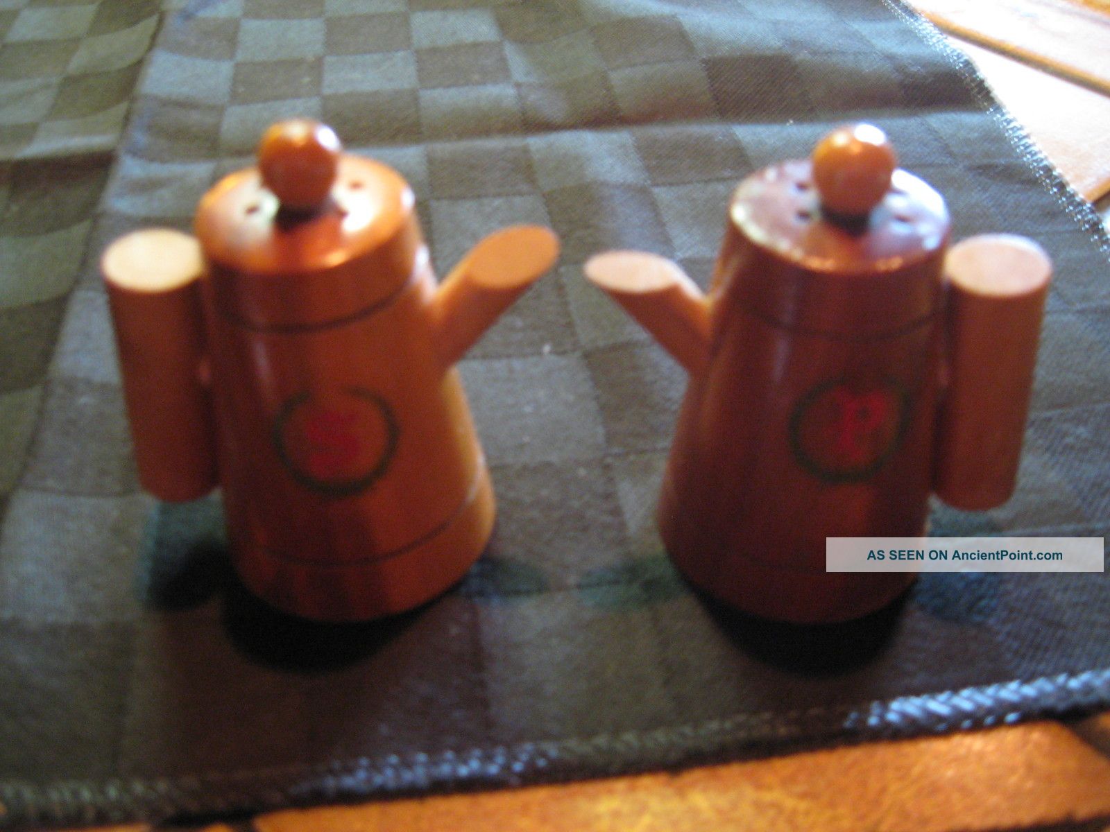 Wooden Salt & Pepper Shakers Reno Nevada Travel Collectables Excellent Estate Other photo
