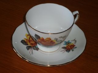Royal Vale Bone China Cup And Saucer Made In England photo