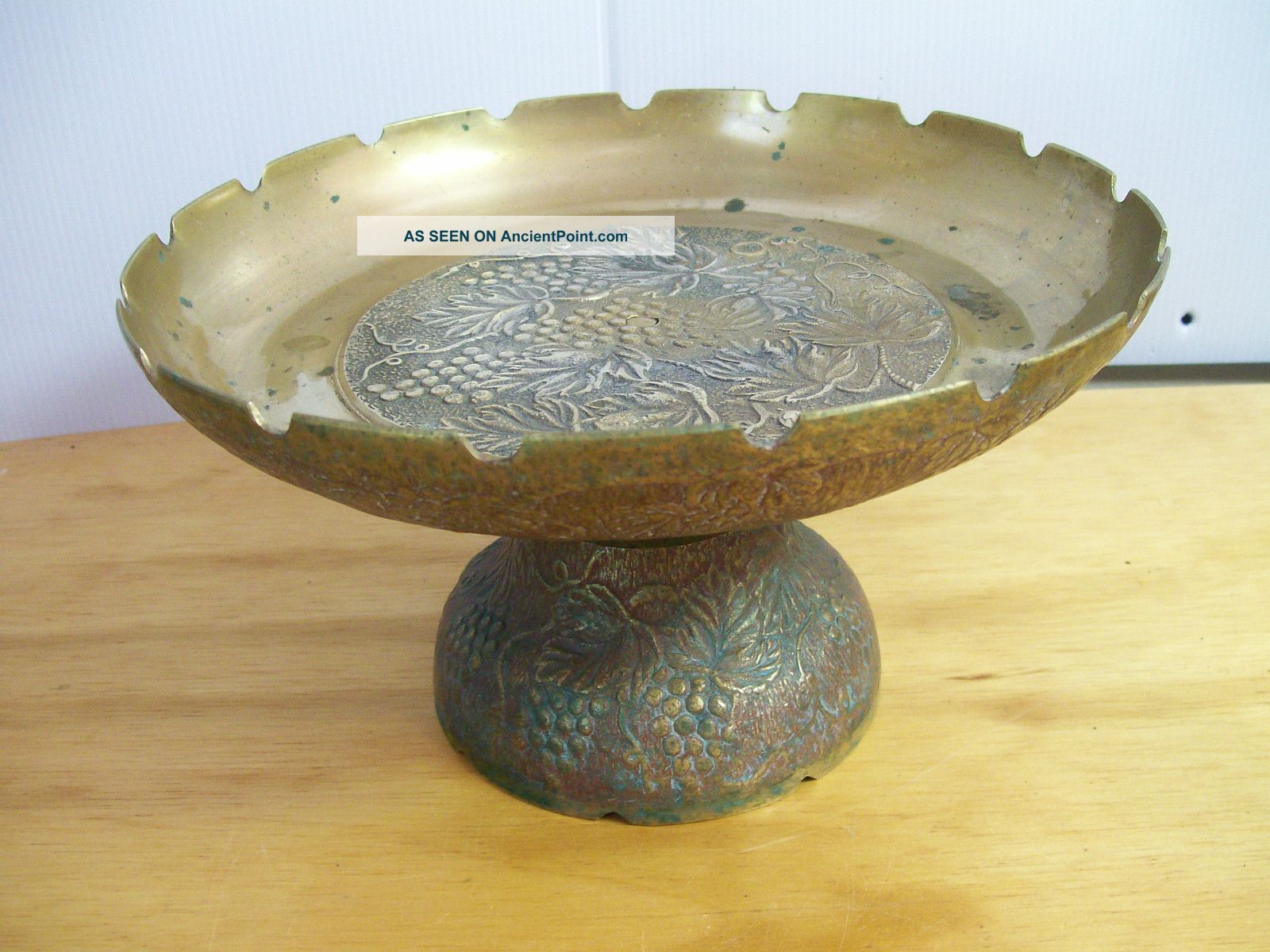 Vintage/antique Brass Footed Fruit Bowl Metalware photo